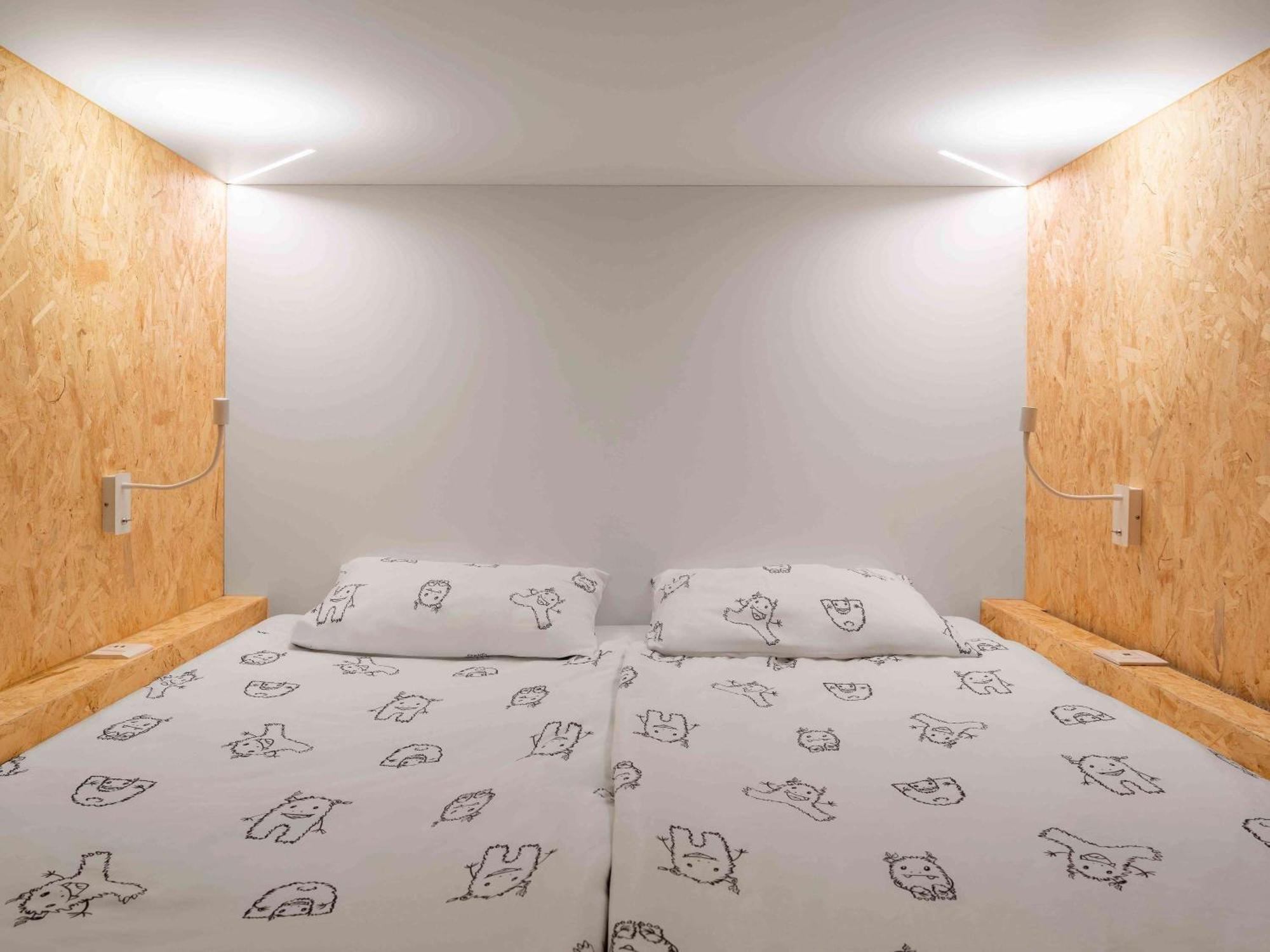 Ibis Styles The Fuzzy Log *