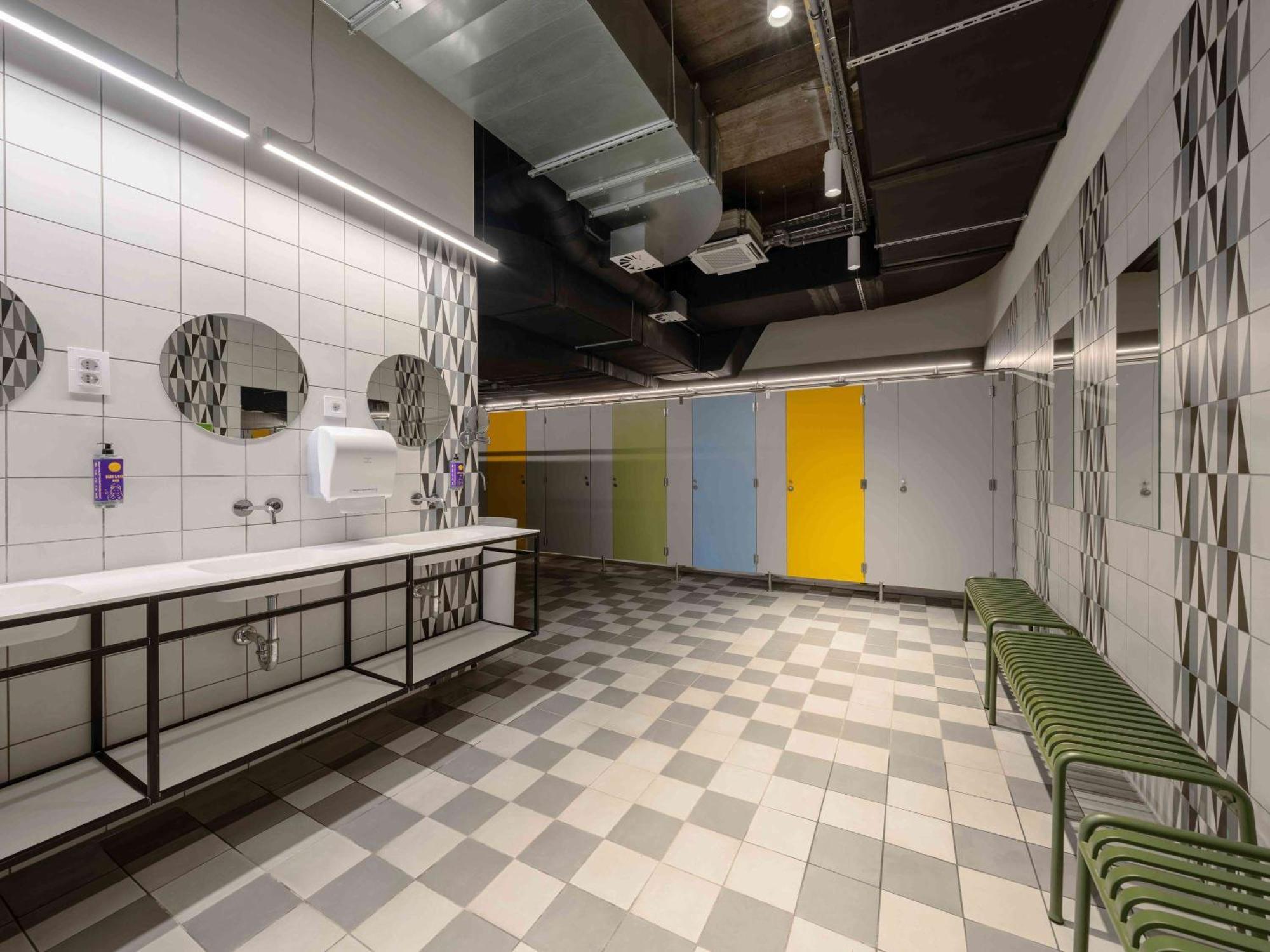Ibis Styles The Fuzzy Log Hostel *